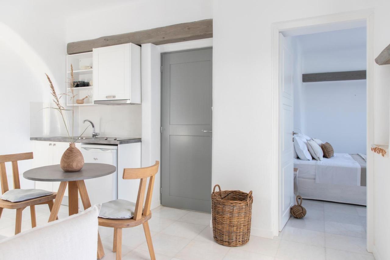 Aqua Breeze Villas On The Beach Plaka  Exterior photo