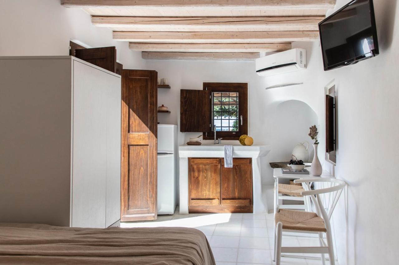 Aqua Breeze Villas On The Beach Plaka  Exterior photo