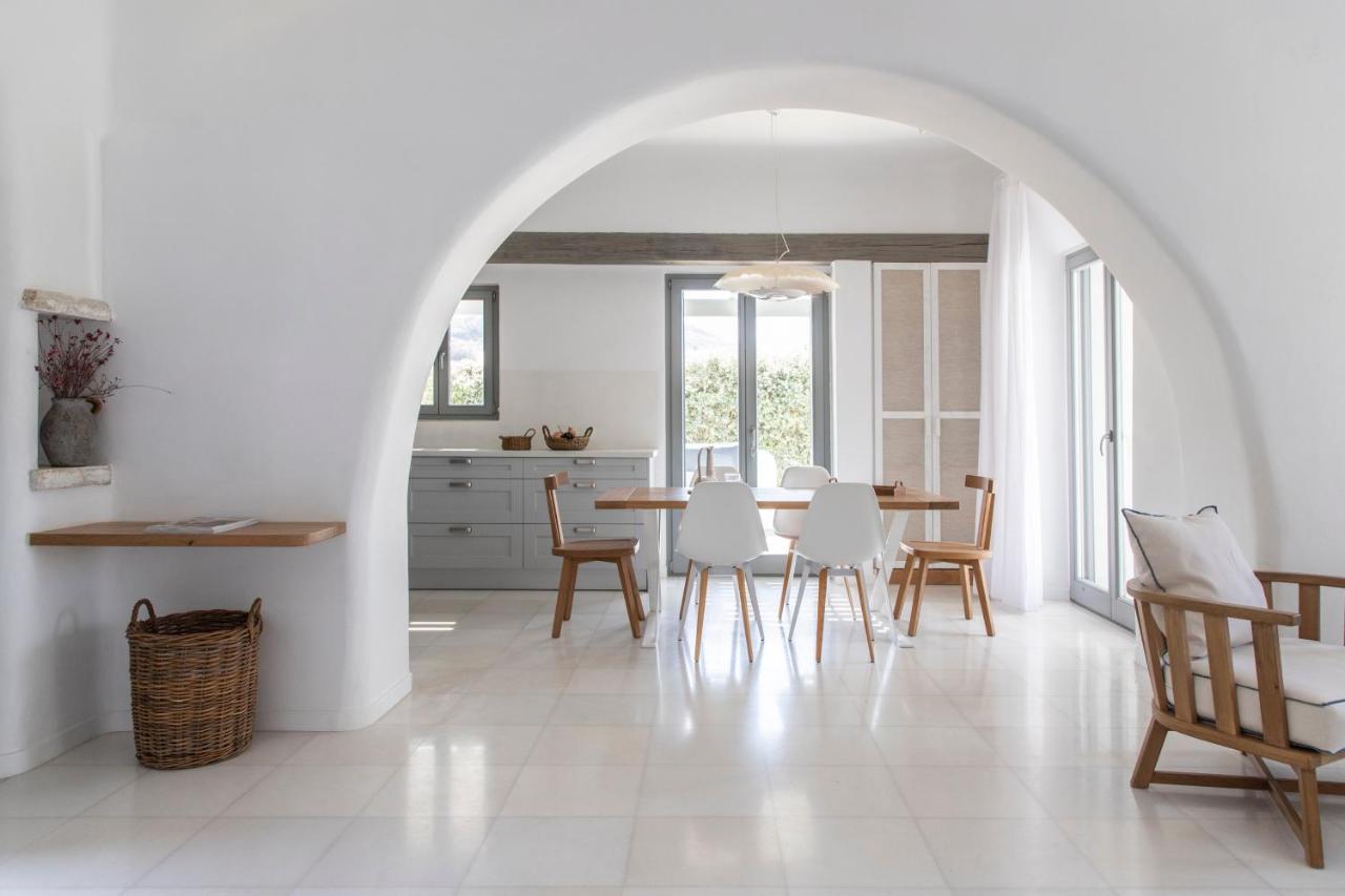 Aqua Breeze Villas On The Beach Plaka  Exterior photo