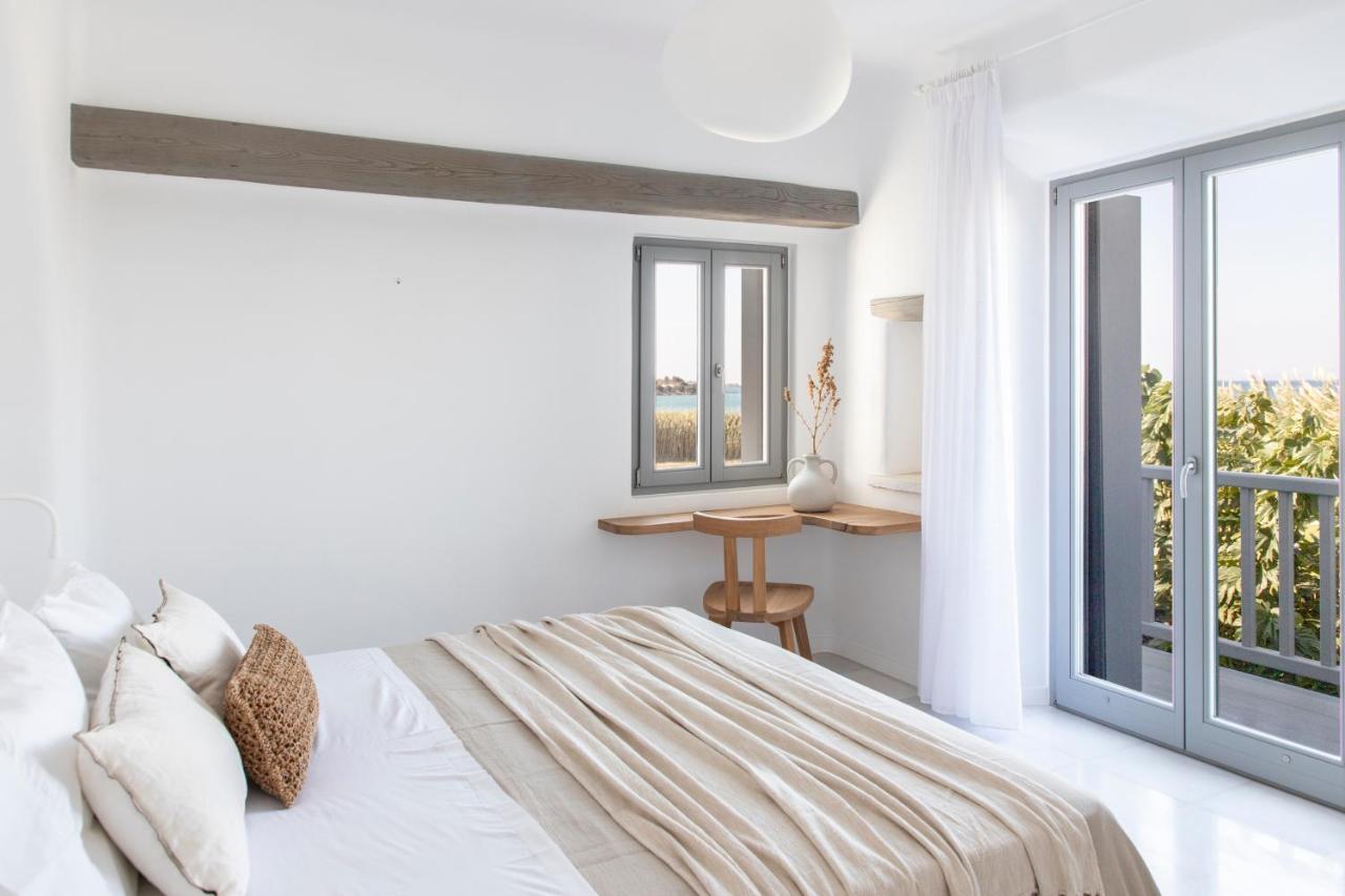 Aqua Breeze Villas On The Beach Plaka  Exterior photo